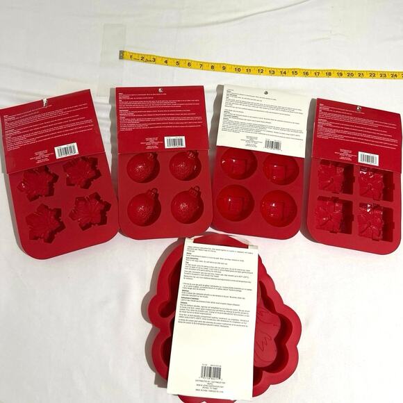 Christmas Bakeware Silicone Treat/cake molds. Bought them $10ea 5 piece set NWT - Picture 2 of 7